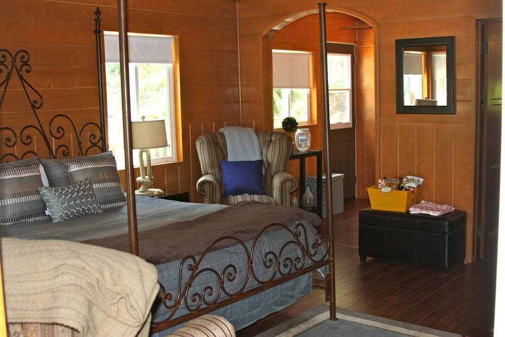 Bandy Canyon Ranch Hotel Escondido Room photo