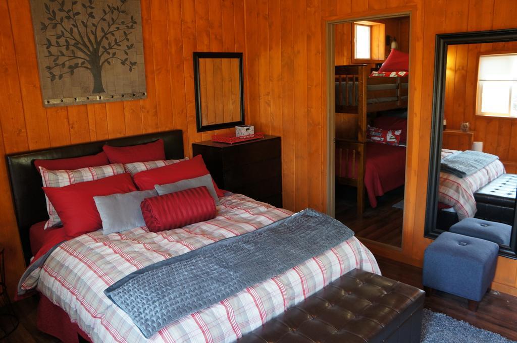 Bandy Canyon Ranch Hotel Escondido Room photo